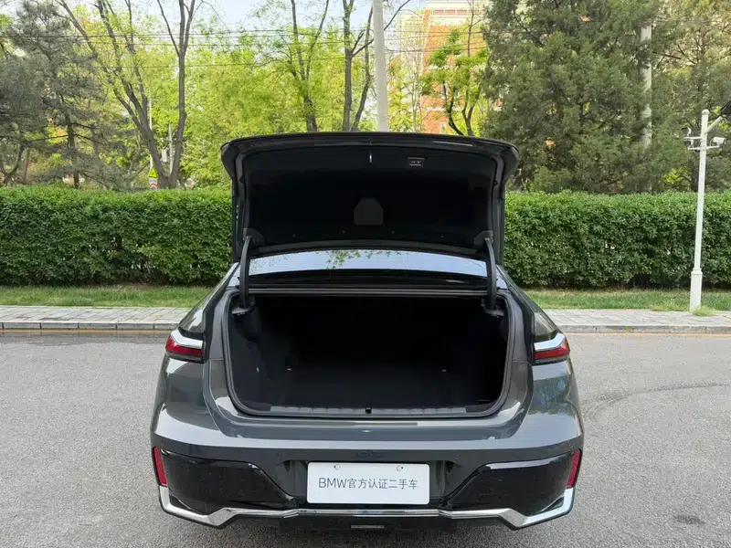 BMW i7 2023 eDrive50L Premium M Sport Package — миниатюра 11