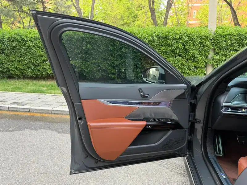 BMW i7 2023 eDrive50L Premium M Sport Package — миниатюра 20