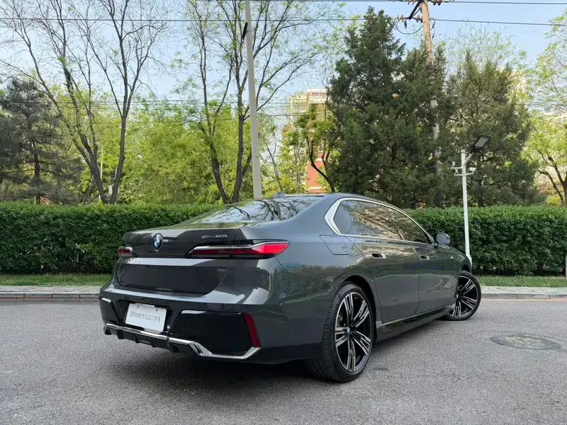 BMW i7 2023 eDrive50L Premium M Sport Package — миниатюра 5