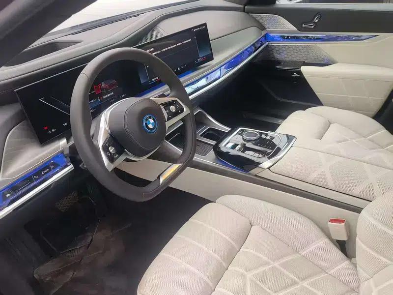 BMW i7 2023 xDrive60L Luxury Package — миниатюра 16