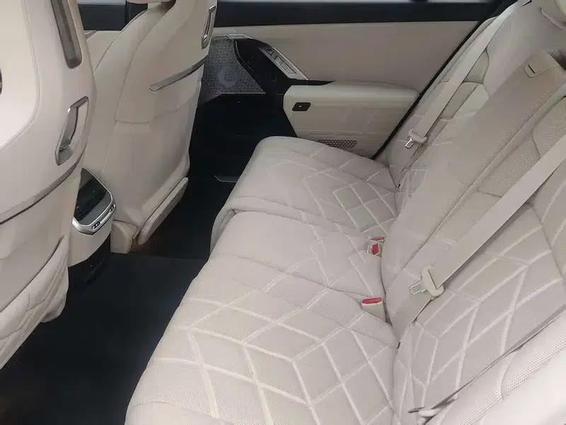 BMW i7 2023 xDrive60L Luxury Package — миниатюра 18