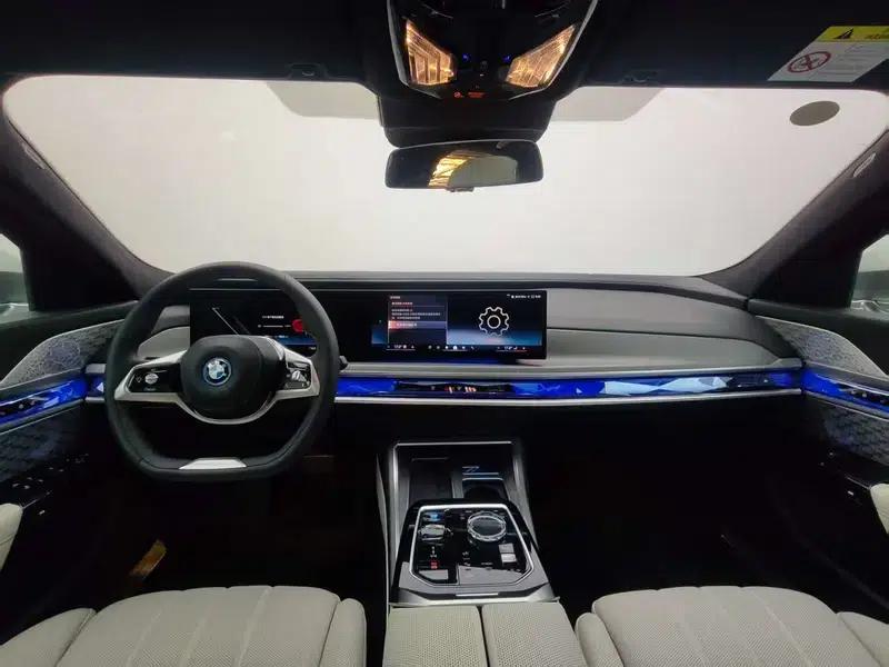 BMW i7 2023 xDrive60L Luxury Package — миниатюра 10