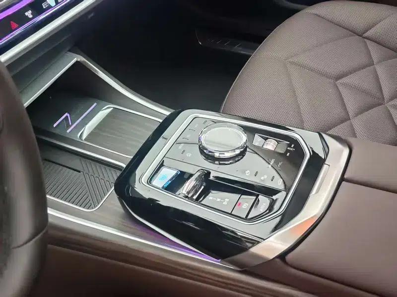 BMW i7 2023 eDrive50L Leading M Sport Package — миниатюра 15