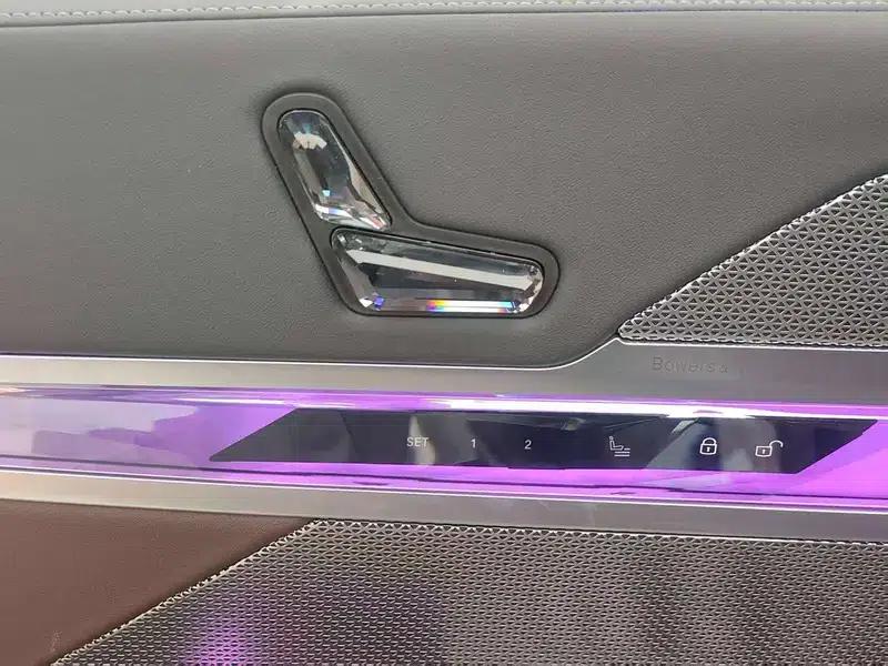 BMW i7 2023 eDrive50L Leading M Sport Package — миниатюра 18