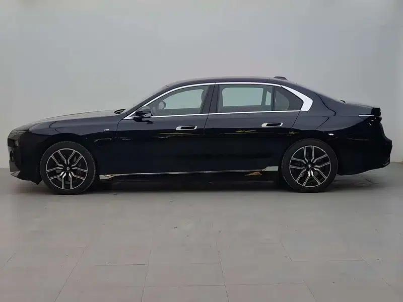 BMW i7 2023 eDrive50L Leading M Sport Package — миниатюра 3