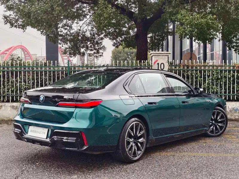 BMW i7 2023 M70L xDrive — миниатюра 5