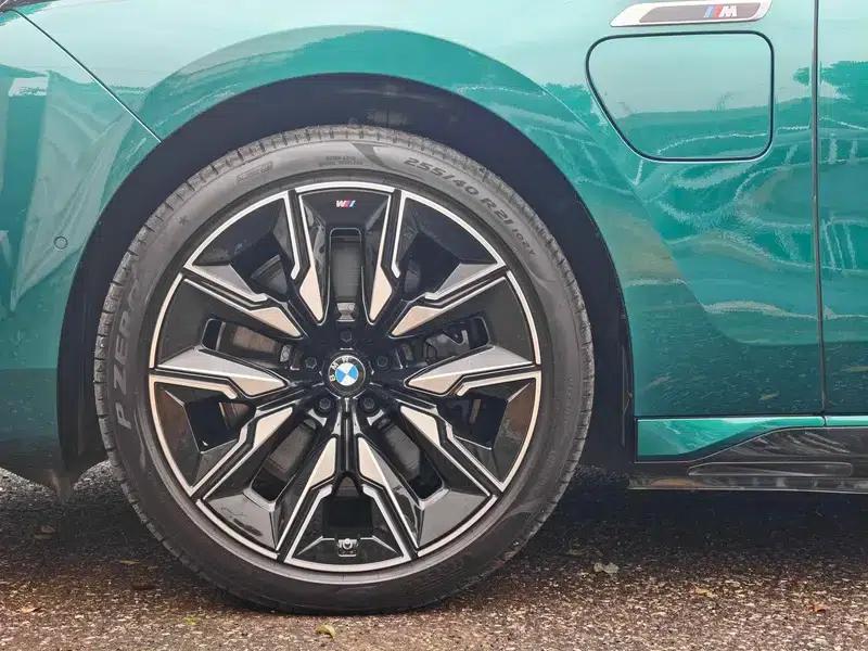 BMW i7 2023 M70L xDrive — миниатюра 7