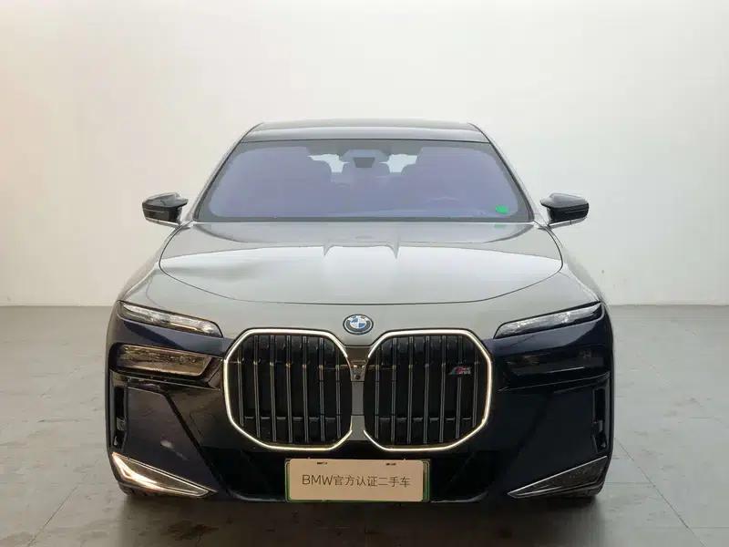 BMW i7 2023 M70L xDrive — миниатюра 2