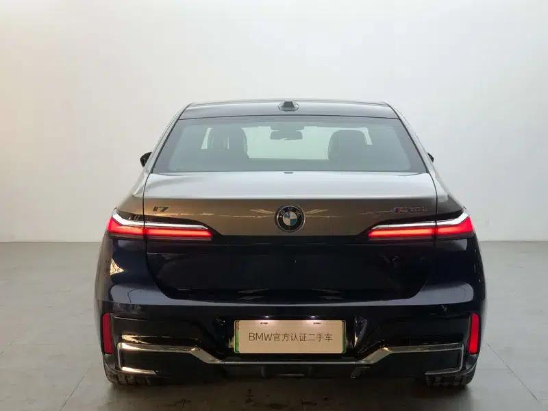BMW i7 2023 M70L xDrive — миниатюра 4