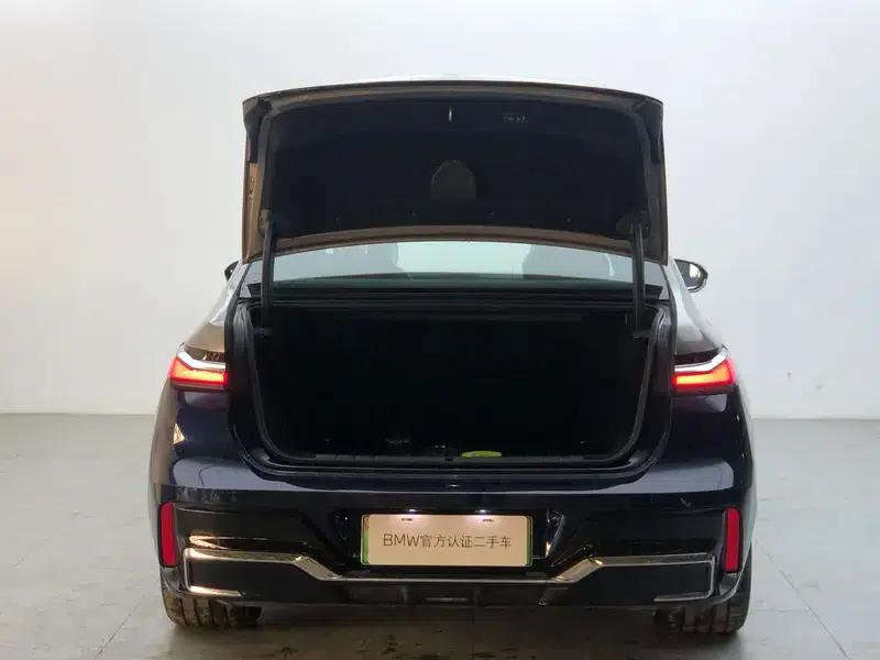BMW i7 2023 M70L xDrive — миниатюра 10