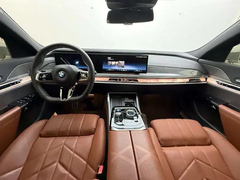 BMW i7 2023 eDrive50L Premium M Sport Package — миниатюра 12