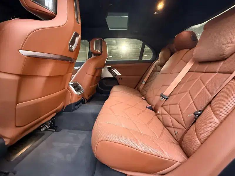 BMW i7 2023 eDrive50L Premium M Sport Package — миниатюра 17