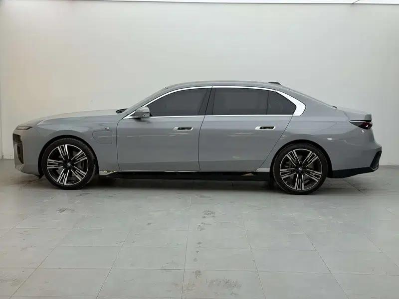 BMW i7 2023 eDrive50L Premium M Sport Package — миниатюра 3