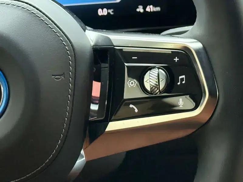 BMW i7 2023 eDrive50L Premium M Sport Package — миниатюра 8