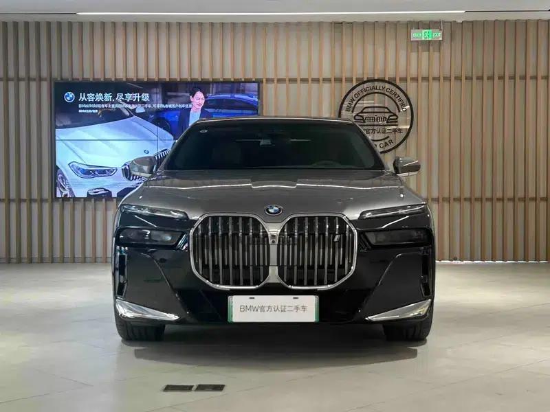 2023 BMW i7 xDrive60L M Sport Package — миниатюра 2