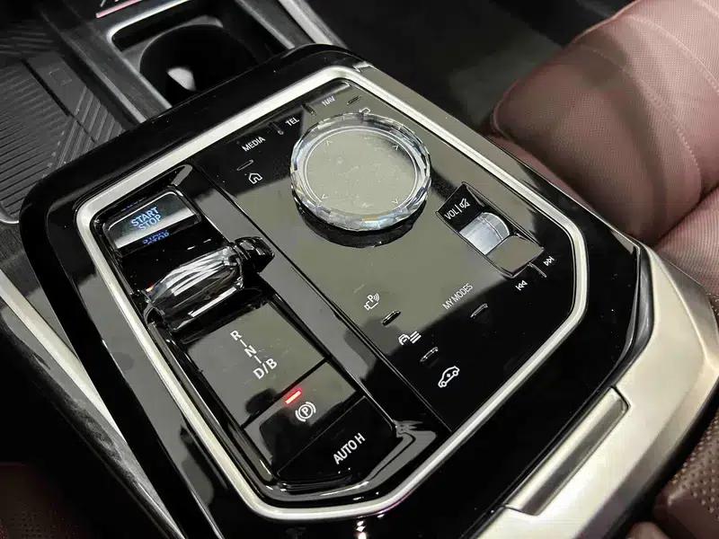 2023 BMW i7 xDrive60L M Sport Package — миниатюра 5