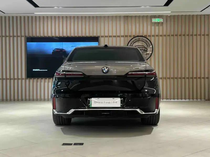 2023 BMW i7 xDrive60L M Sport Package — миниатюра 9
