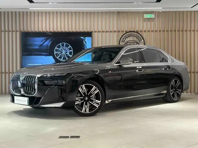 2023 BMW i7 xDrive60L M Sport Package