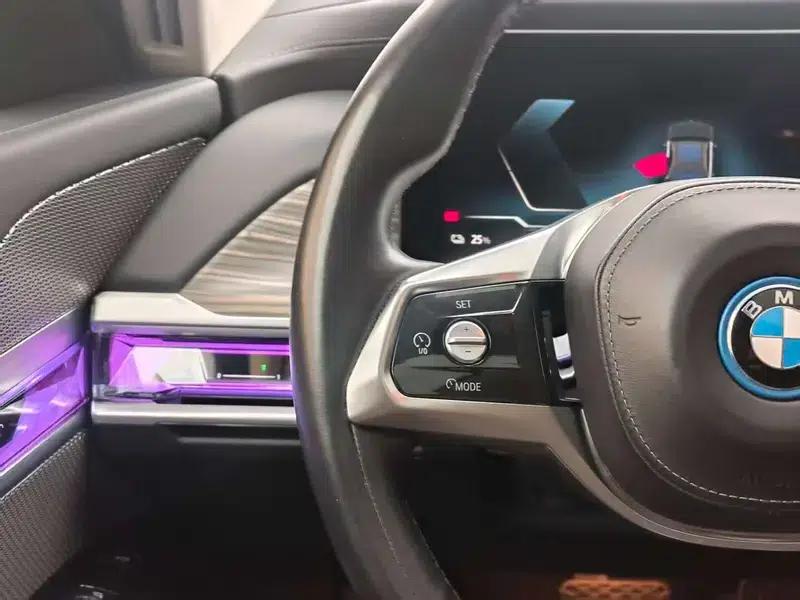 BMW i7 2023 eDrive50L Leading Luxury Package — миниатюра 14