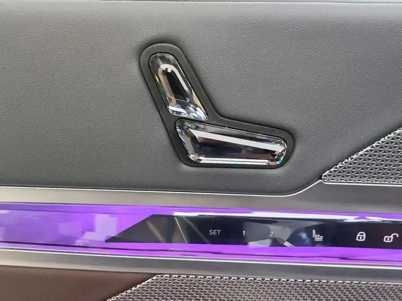 BMW i7 2023 eDrive50L Leading Luxury Package — миниатюра 16