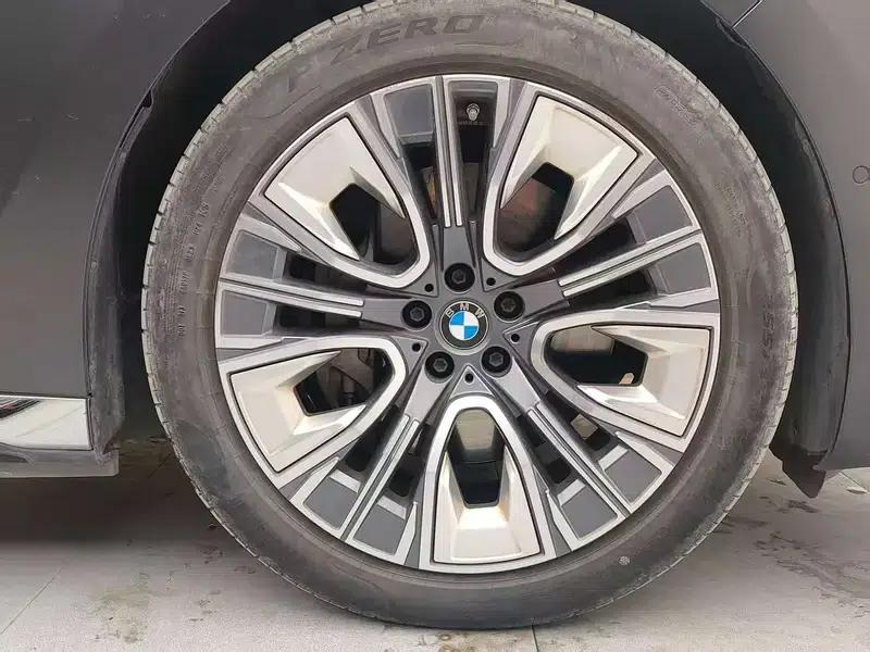 BMW i7 2023 eDrive50L Leading Luxury Package — миниатюра 6