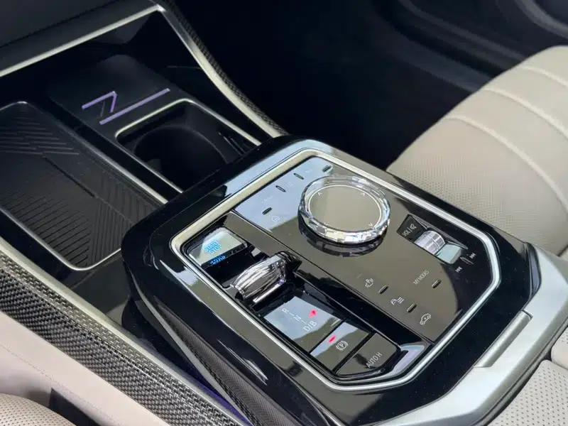 BMW i7 2023 M70L xDrive — миниатюра 18