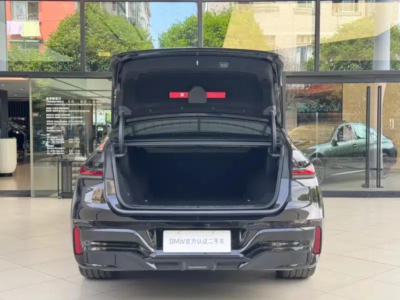 BMW i7 2023 M70L xDrive — миниатюра 10