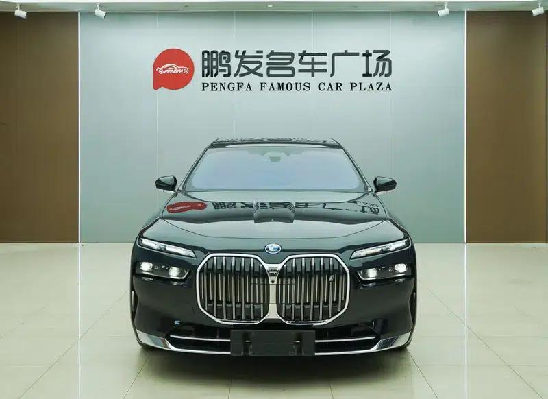 BMW i7 2023 xDrive60L Luxury Package — миниатюра 2