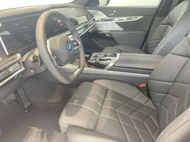 BMW i7 2023 xDrive60L Luxury Package — миниатюра 15