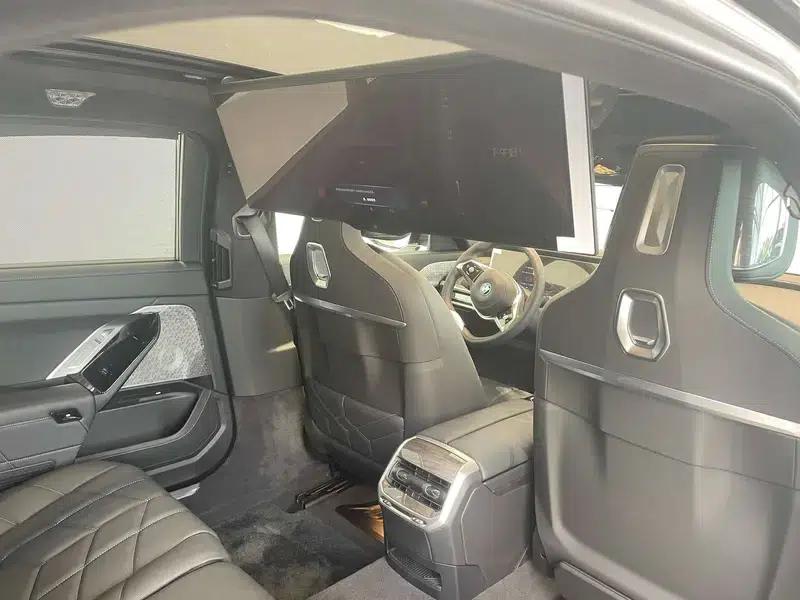 BMW i7 2023 xDrive60L Luxury Package — миниатюра 8