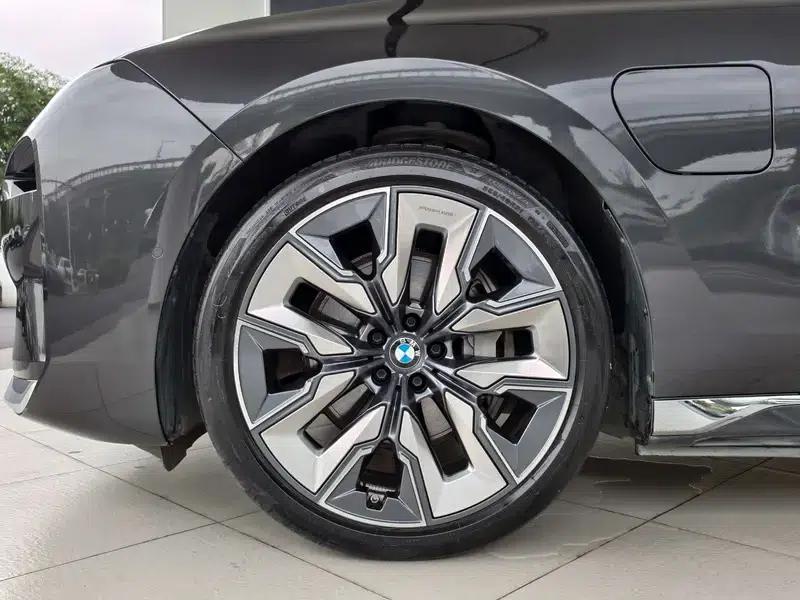 BMW i7 2023 eDrive50L Premium Luxury Package — миниатюра 11