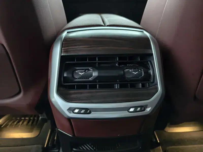 BMW i7 2023 eDrive50L Premium Luxury Package — миниатюра 10