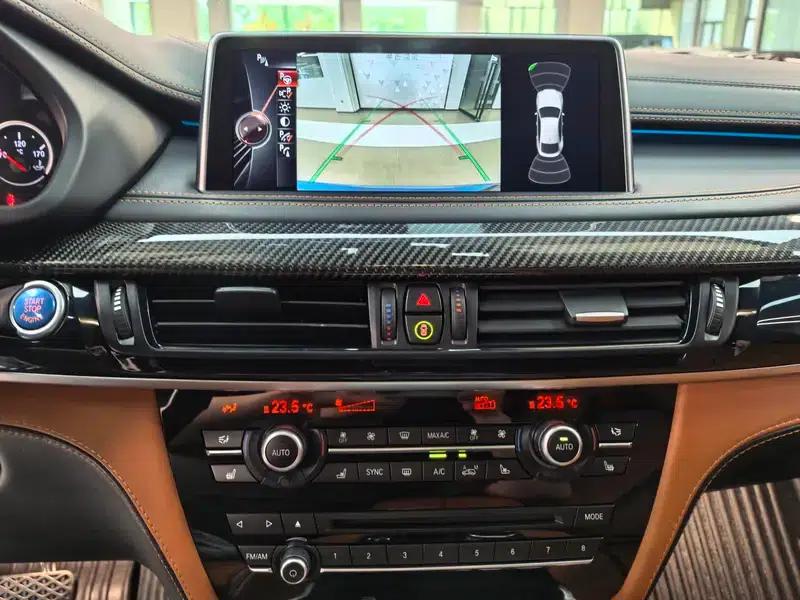 2015 BMW X6 M — миниатюра 10