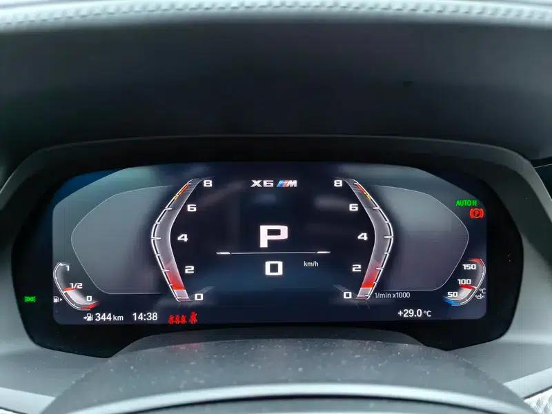 2021 BMW X6 M — миниатюра 26