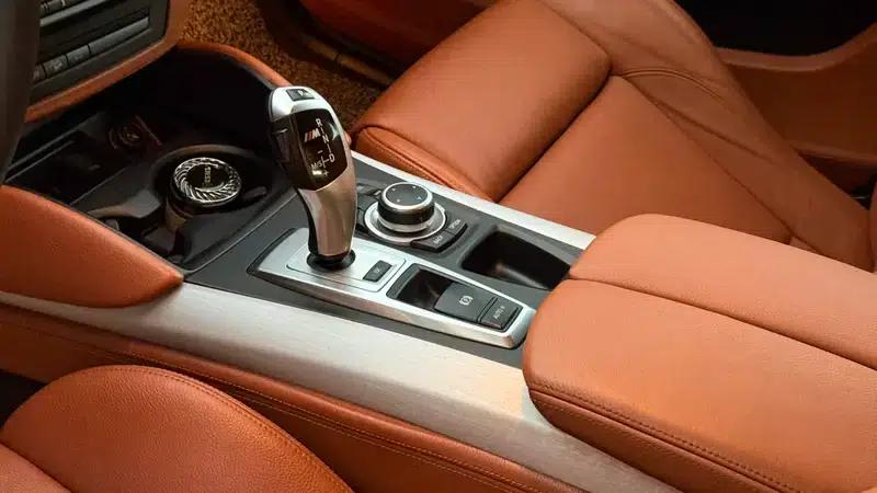 2010 BMW X6 M — миниатюра 13