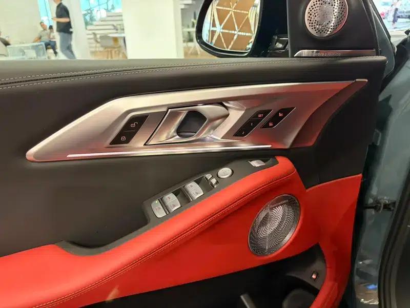 BMW XM 2025 50e Overseas Version — миниатюра 5