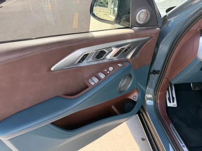 BMW XM 2023 4.4T Standard Edition — миниатюра 11