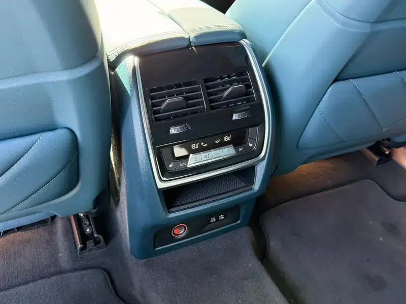 BMW XM 2023 4.4T Standard Edition — миниатюра 13