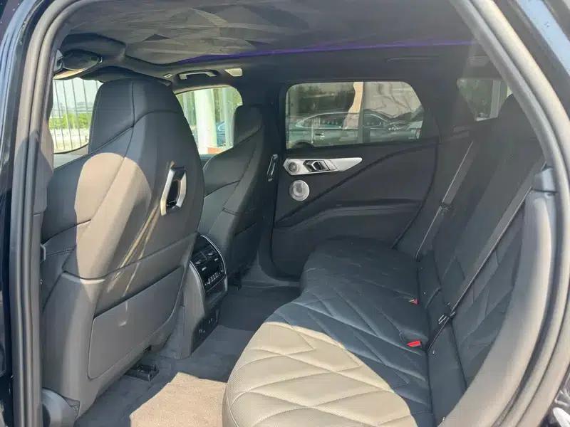 BMW XM 2023 4.4T Standard Edition — миниатюра 10