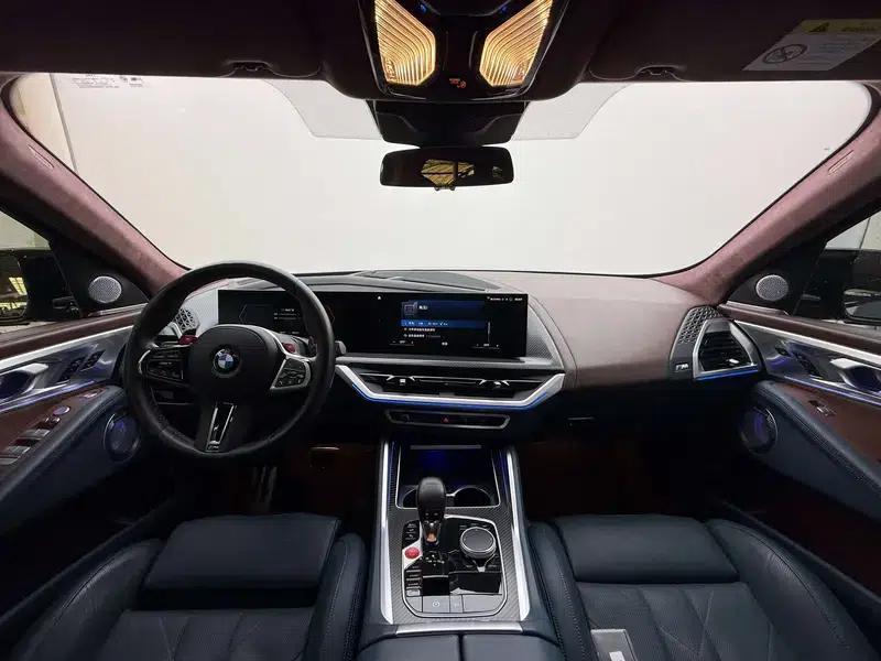 BMW XM 2023 4.4T Standard Edition — миниатюра 11