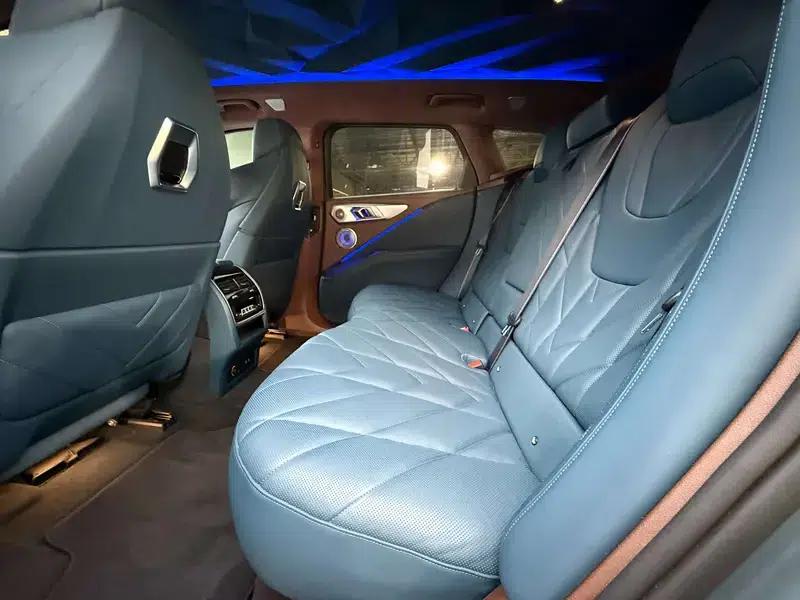 BMW XM 2023 4.4T Standard Edition — миниатюра 16