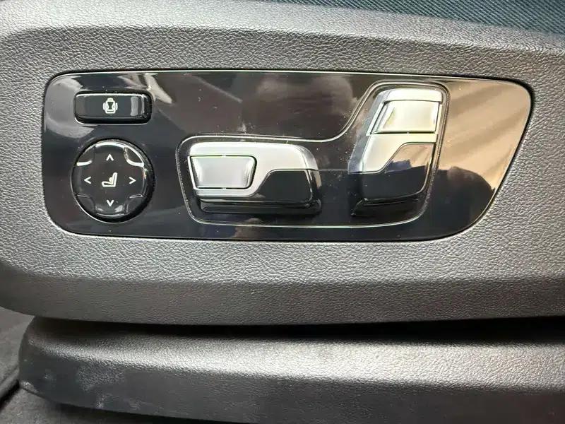 BMW XM 2023 4.4T Standard Edition — миниатюра 7