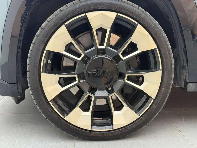 BMW XM 2023 4.4T Standard Edition — миниатюра 10