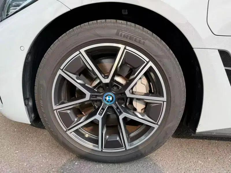 BMW i4 2023 eDrive40 — миниатюра 6