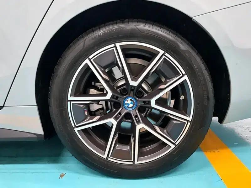 BMW i4 2023 eDrive40 — миниатюра 9