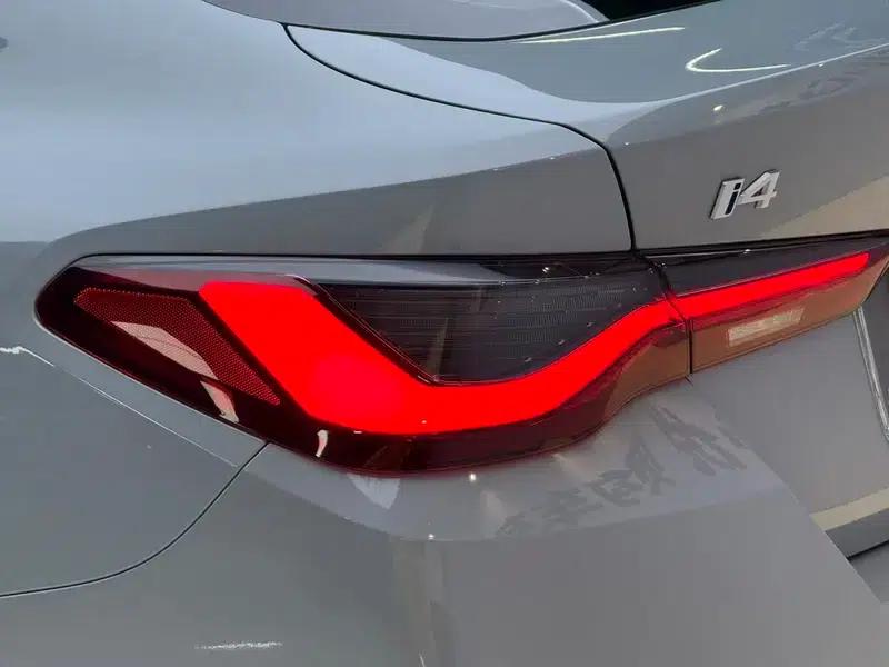BMW i4 2023 eDrive40 — миниатюра 8