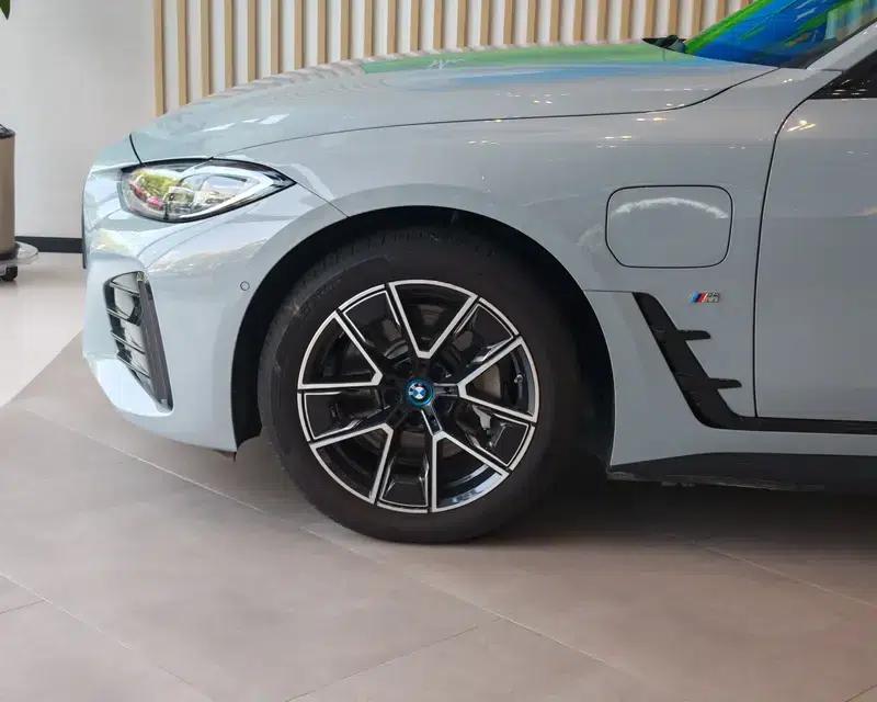 BMW i4 2023 eDrive40 — миниатюра 10