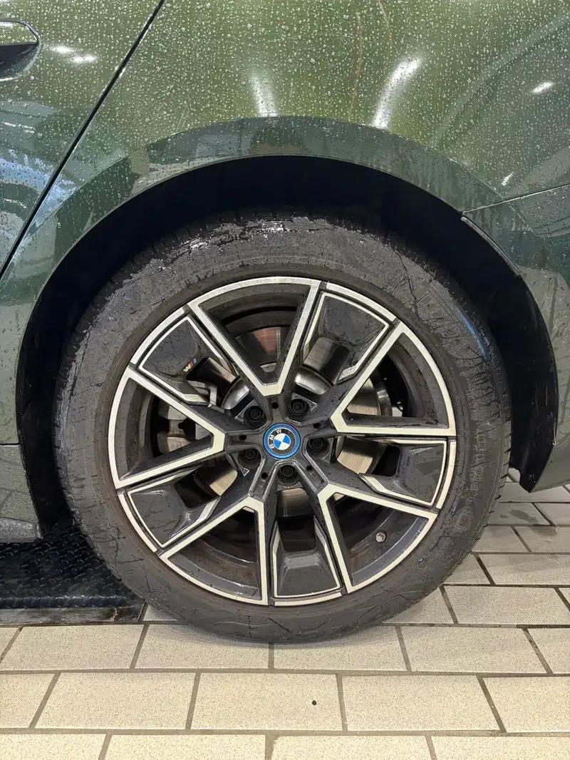 BMW i4 2022 eDrive40 — миниатюра 8