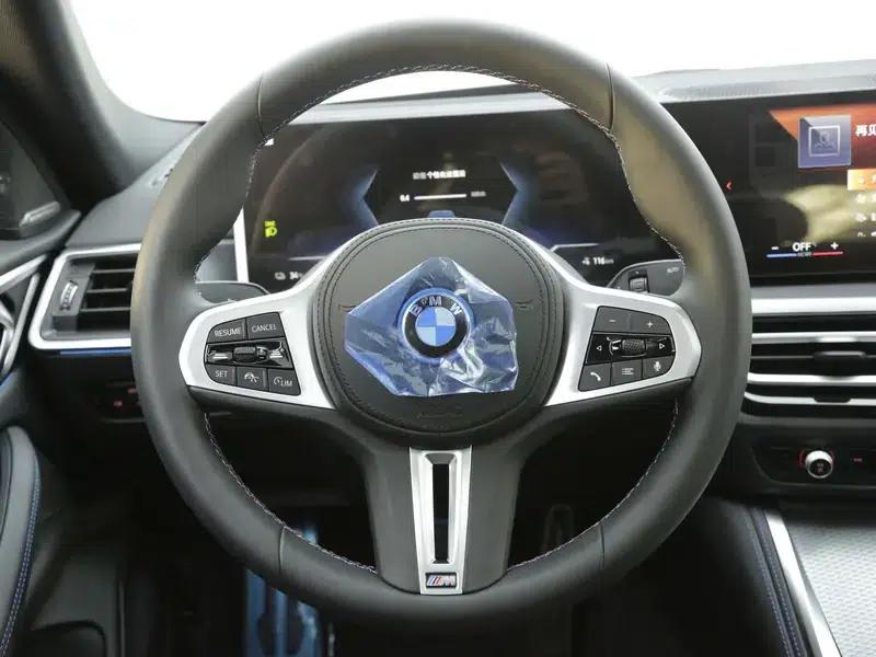 BMW i4 2022 M50 — миниатюра 13