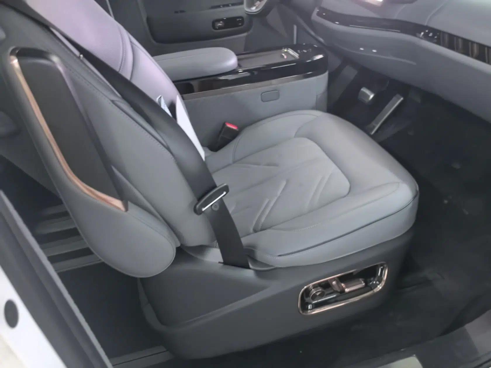 Zeekr MIX 2025 Intelligent Driving Version — миниатюра 19